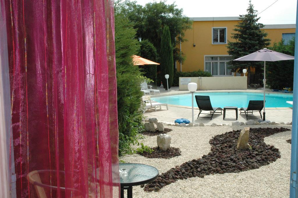 Logis La Cremaillere Hotel Montélimar Kültér fotó